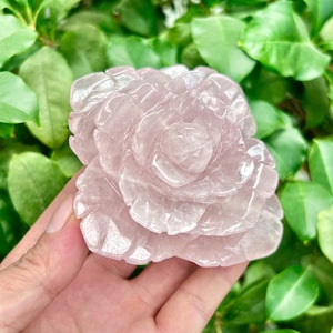 Natural Rose Quartz Flower Carving, Handcrafted Crystal Rose Sculptures, Meditation Crystal Home Decor, Rose-shaped Crystal Gifts for her