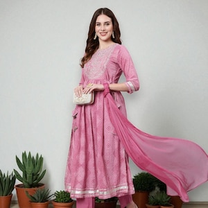 Cotton Calf Length Printed Sami Flared 3/4 Sleeve Round Neck Kurta Pant Dupatta Set.