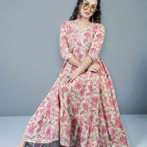 Cotton Ankle Length Printed Flared 3/4 Sleeves Sweetheart Neck Kurta.