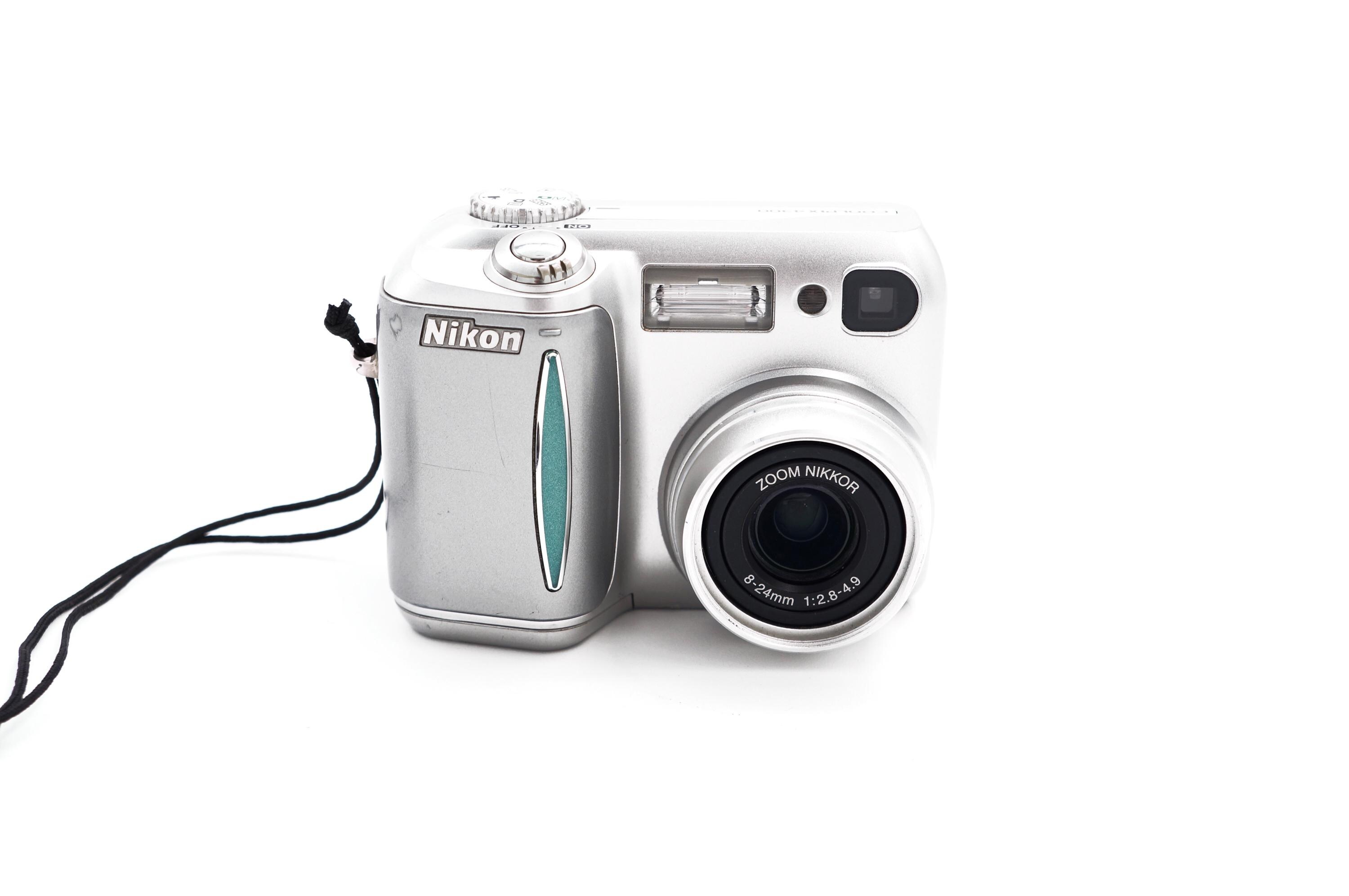 Vintage Nikon Coolpix 4300 4MP Digital Camera Zoom AF Point Shoot 