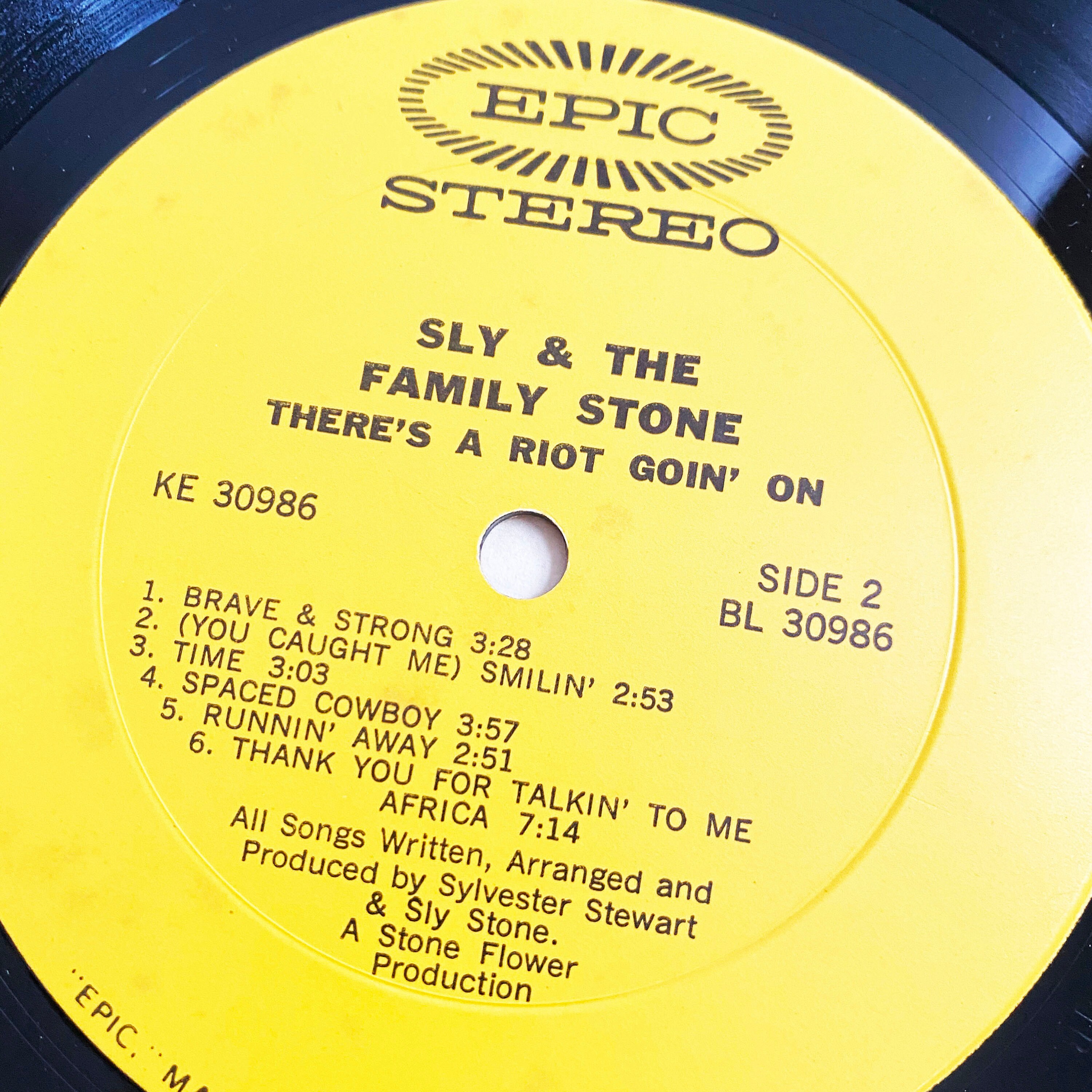 洋楽 SLY AND THE FAMILY STONE orignal vinyl Amazon.com: Sly & The Family Stone - Ain't But The One Way