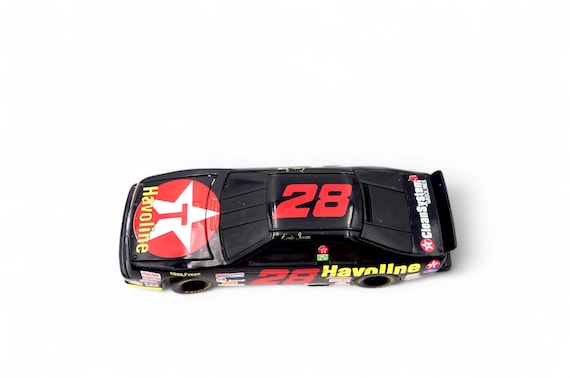 Vintage 1990's NASCAR 1:24 Scale Die-cast Ford Thunderbird Stock