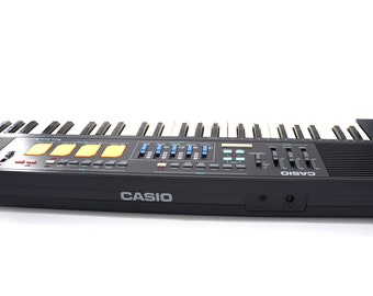 Vintage Casio MT-220 Keyboard Synthesizer Circuit Bending