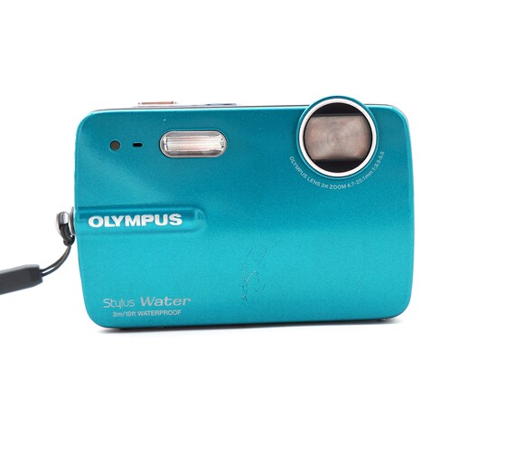 Vintage Waterproof Olympus Stylus 550WP 10MP Digital Camera