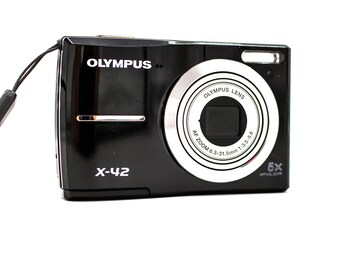 Vintage Olympus X-42 12MP Black Digital Camera Digi Zoom AF Point