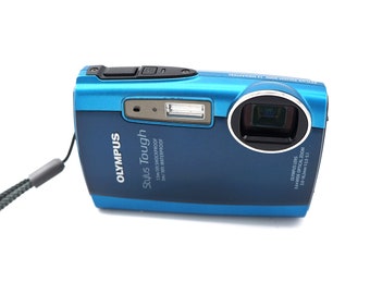Vintage Waterproof Olympus Stylus Tough 3000 12MP Blue