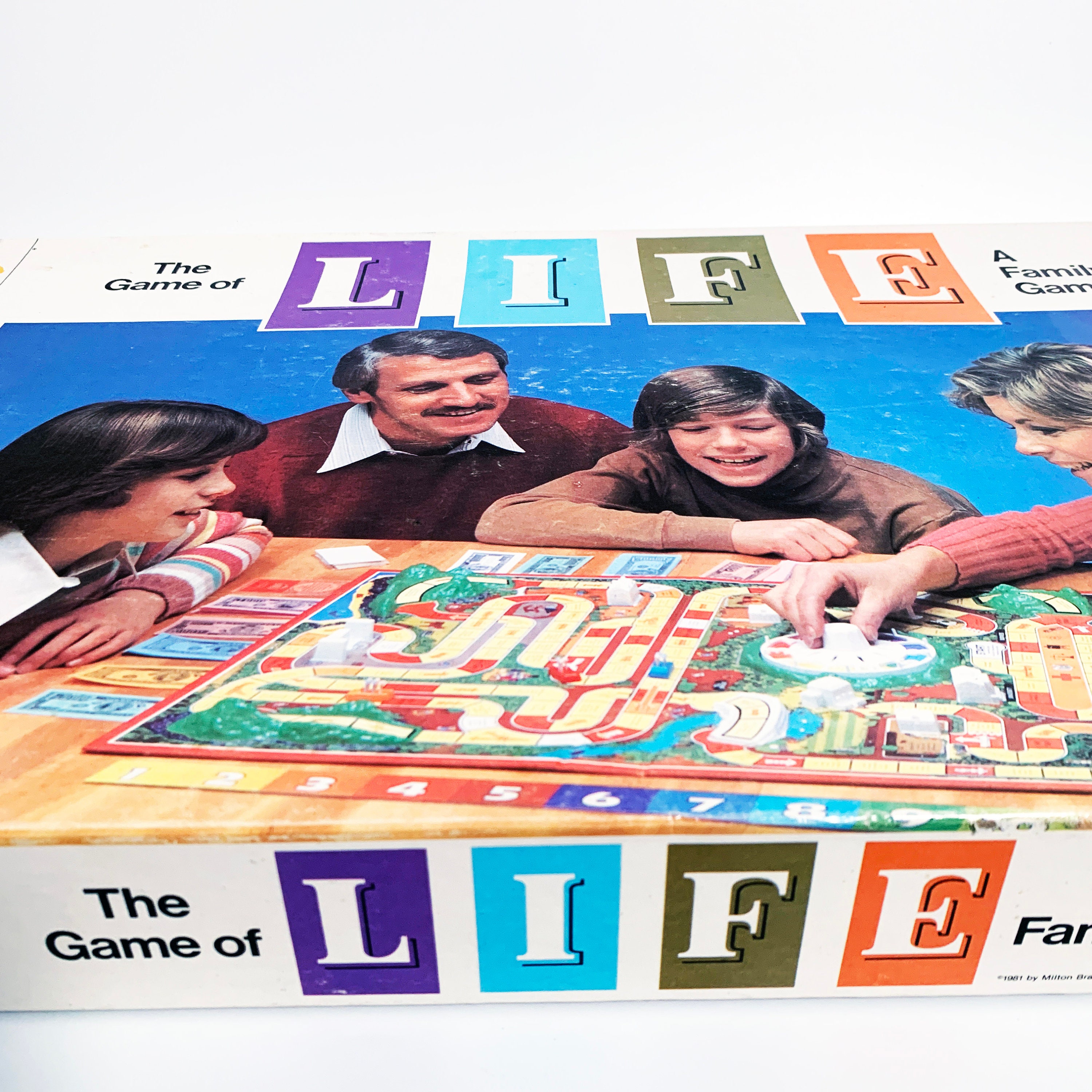Vintage Game of Life Milton Bradley 100% Complete Classic Game