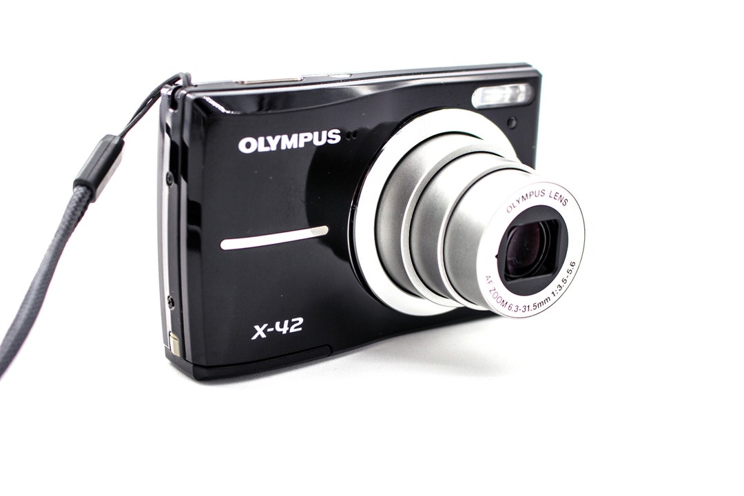 極美品！ 動作品 コンデジ Y2K レトロ CCD OLYMPUS X-2 美品 動作品 コンデジ Y2K レトロ 手厚く CCD OLYMPUS X-2