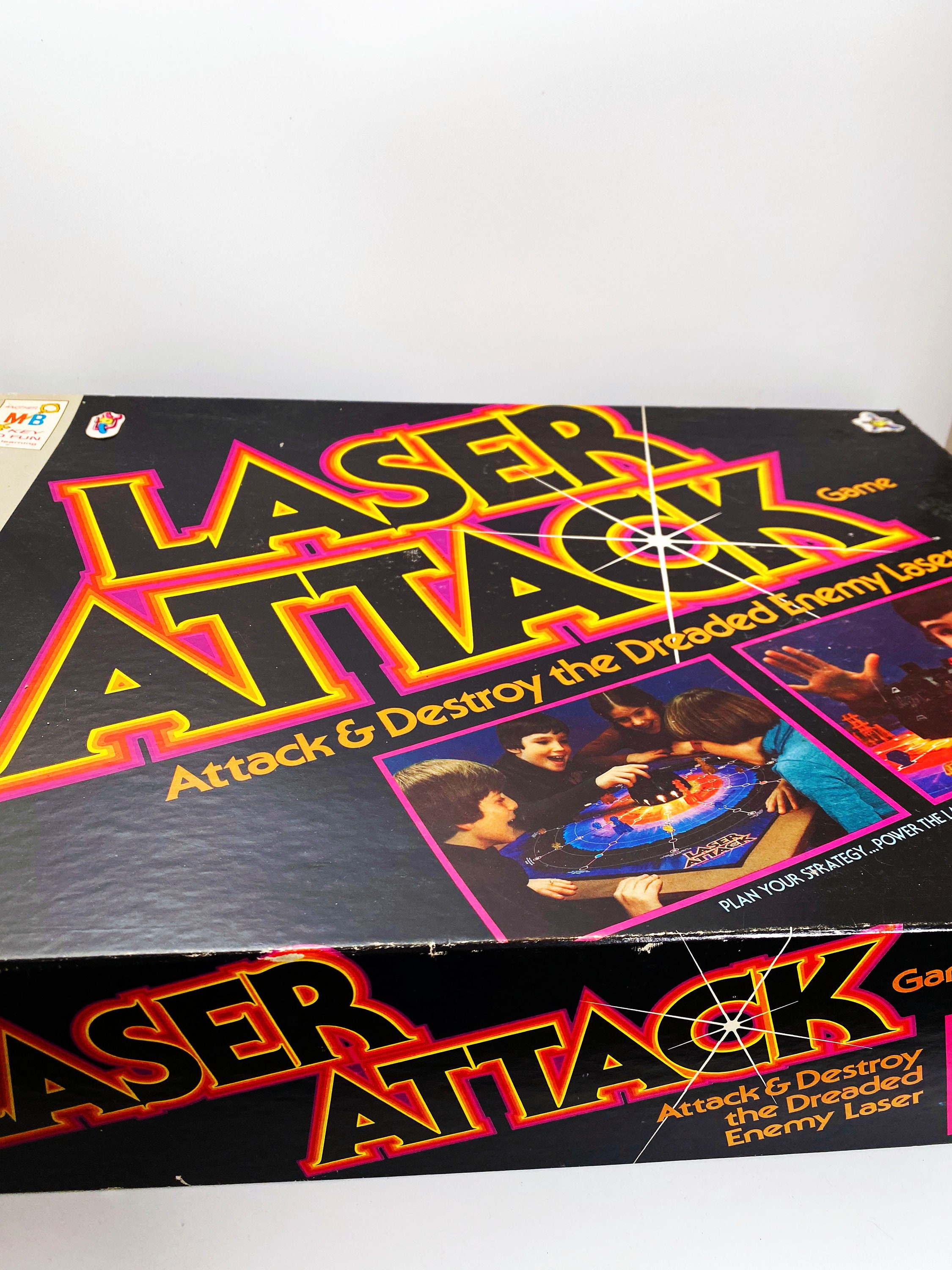 20セートゲーム Vintage 1978 Laser Attack Game Board Game 100% Complete 70s