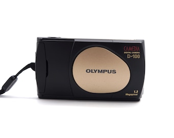 Vintage Olympus Camedia D-100 1MP Digital Camera Zoom AF Point Shoot Camera Tested Works Y2k Megapixels Festival Low Resolution Res