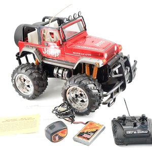 New Bright Jeep Rubicon RC Crawler Red Tested w/ Battery & Remote