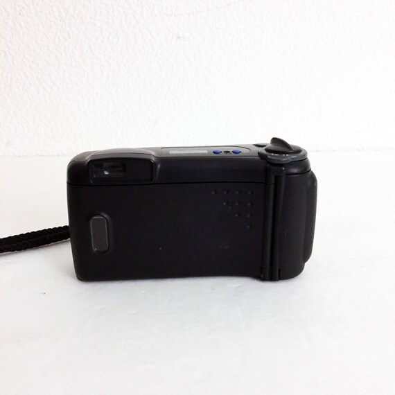 Vintage Olympus Zoom 2000 35mm Point and Shoot Film Camera Tested