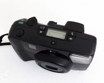 Vintage Pentax IQ Zoom 115 Camera 35mm Film Point and Click Camera