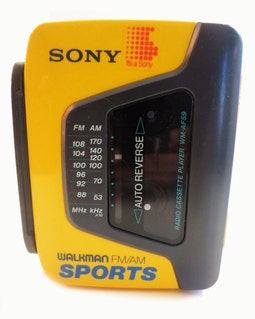 Vintage Sony Sports Walkman WM-AF59 Cassette AM/FM Works Yellow