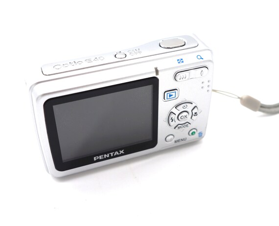 Vintage Pentax Optio E40 8MP Silver Digital Camera Digi Zoom Vintage Pentax Optio E40 8MP Silver Digital Camera Digi Zoom