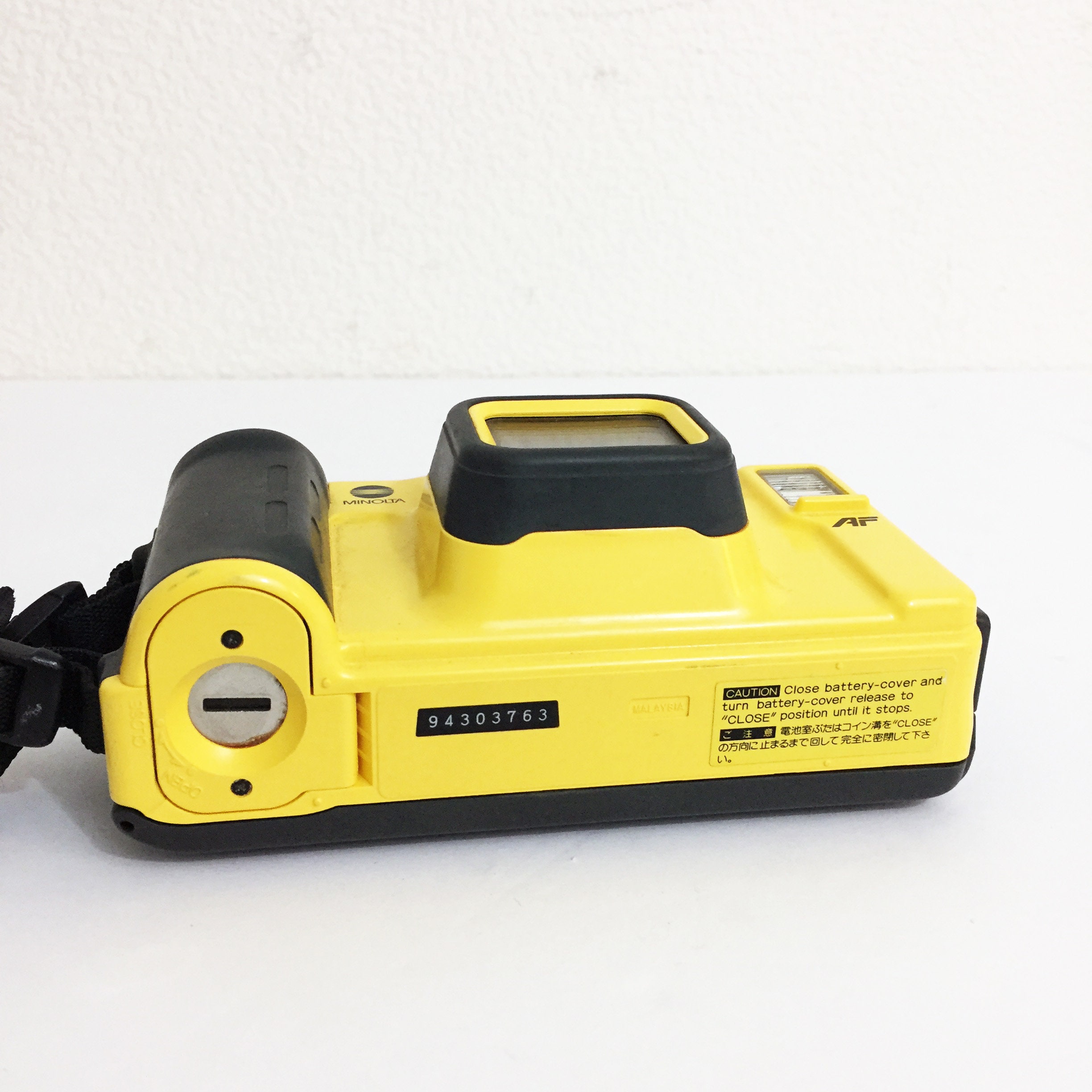 MINOLTA WEATHERMATIC DUAL 35 イエロー Minolta Weathermatic Dual 35: Weatherproof 35mm Film Camera | Blue