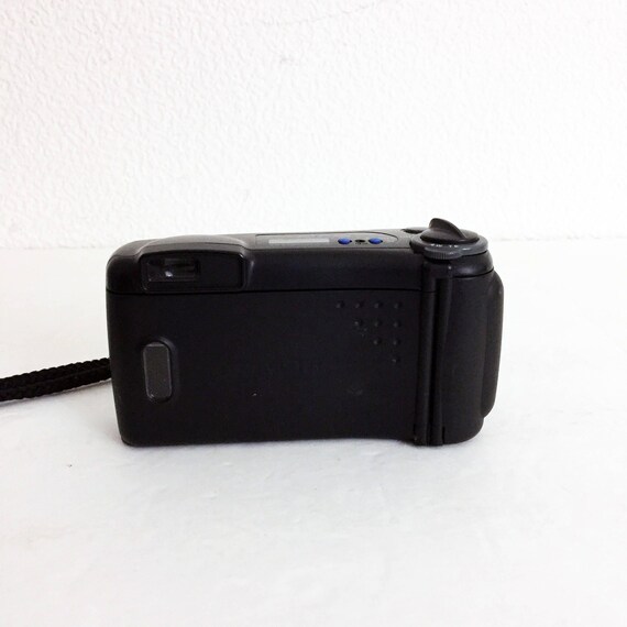 Vintage Olympus Zoom 2000 35mm Point and Shoot Film Camera Tested