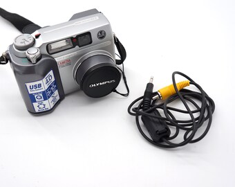 Vintage Olympus Camedia C-4000 4MP Digital Camera Zoom AF