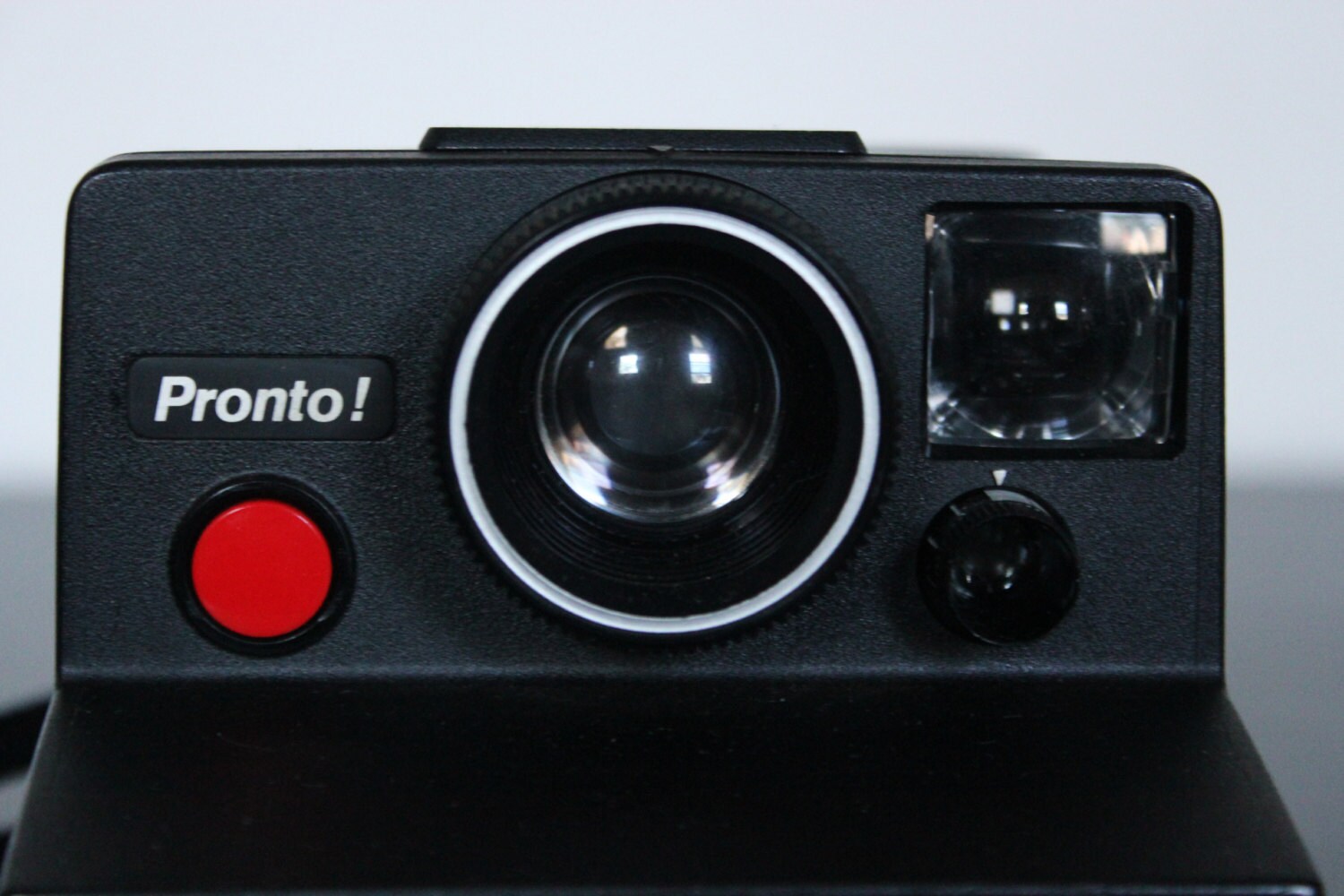 【急いでー！】polaroid land camera Pronto!ポラロイド Vintage Polaroid Land Camera Pronto! Black with Red Button