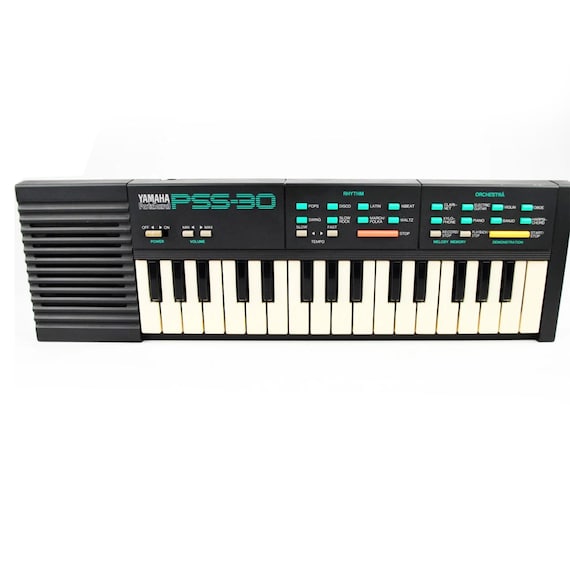 Vintage Yamaha PSS-30 80s Music Synth Keyboard Circuit Bending