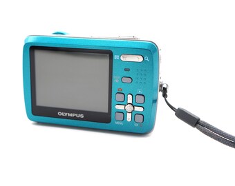 Vintage Waterproof Olympus Stylus 550WP 10MP Digital Camera