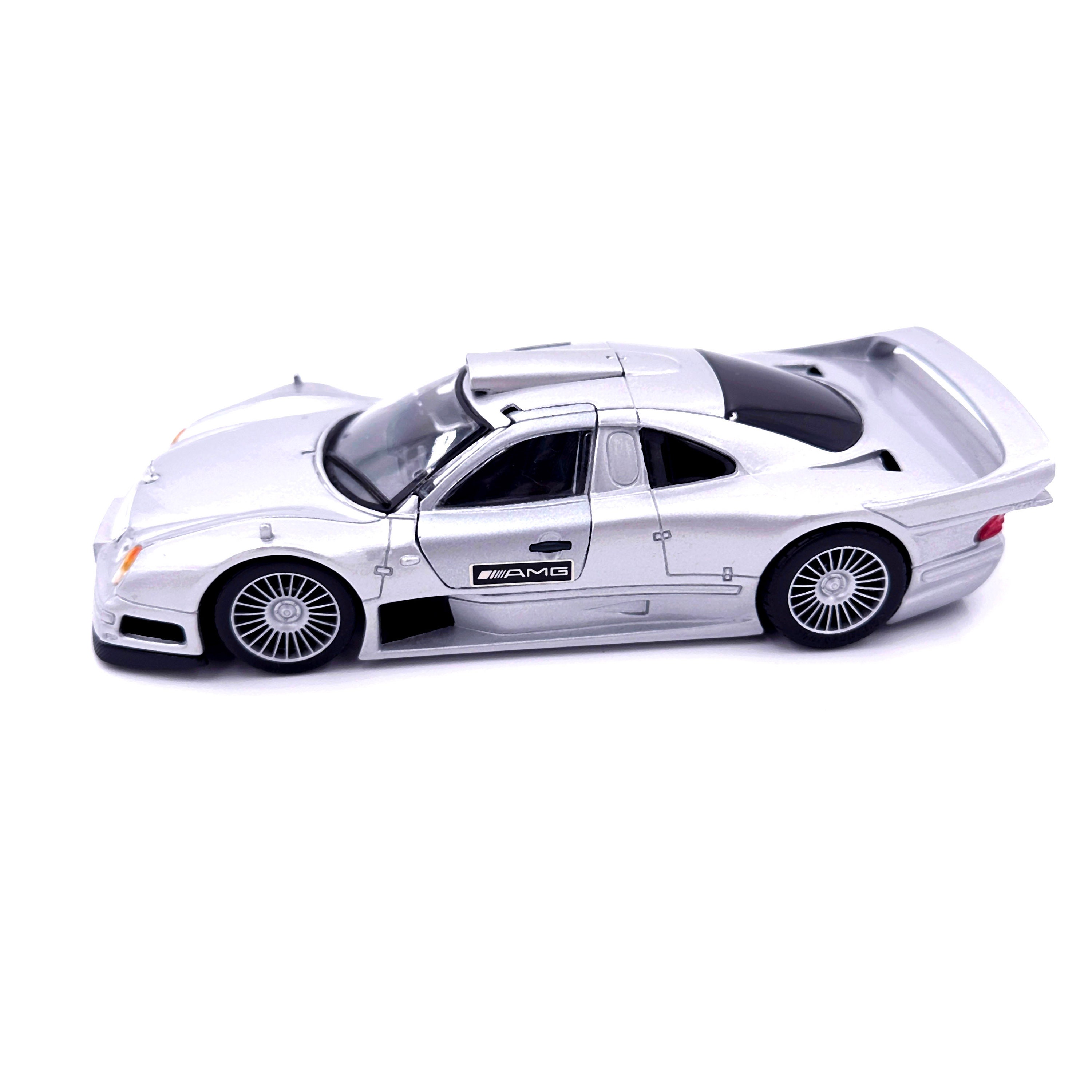 Vintage Mercedes Benz 1999 CLK-GTR Street Version Maisto 1:26 1/26