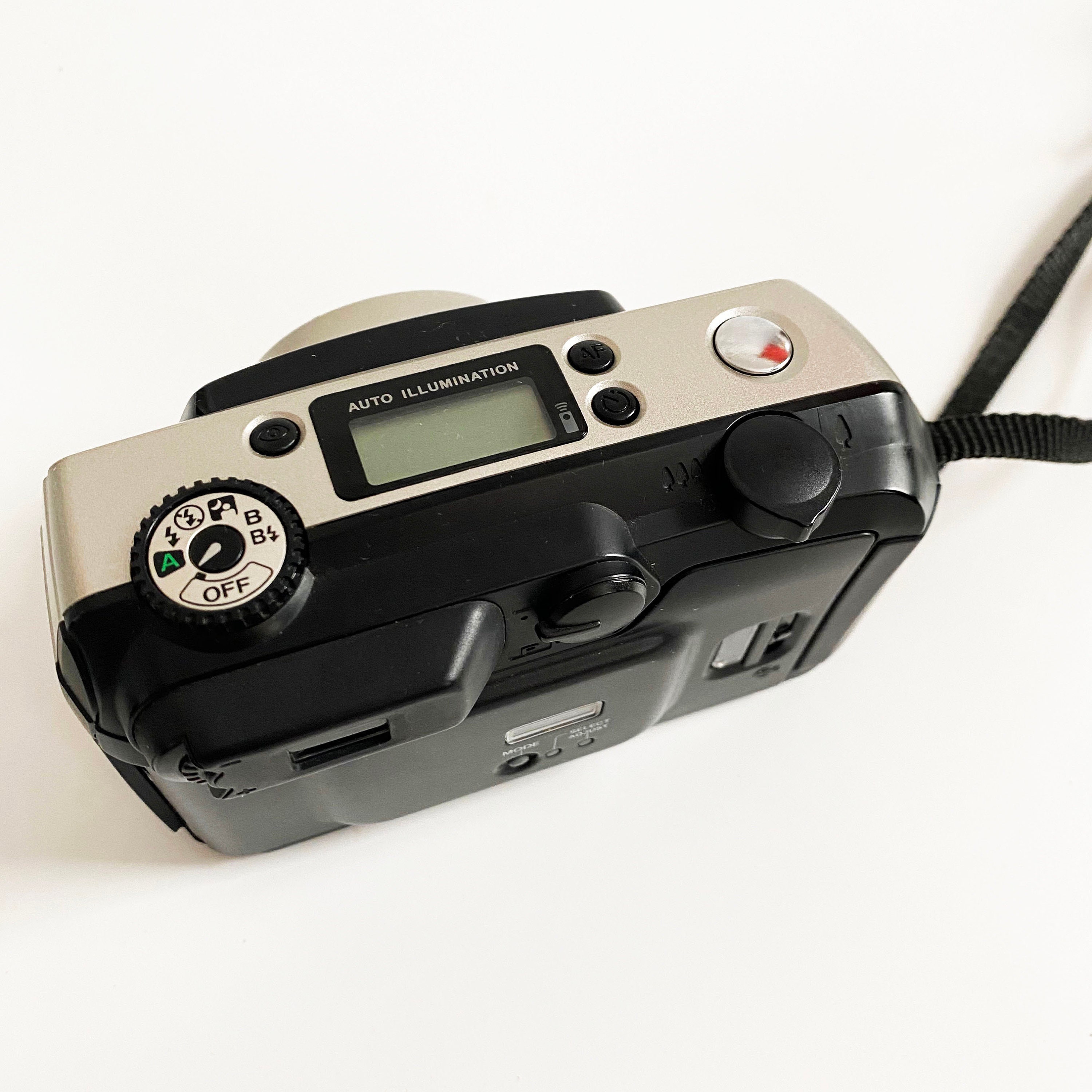 Vintage Pentax IQ Zoom 160 Camera 35mm Film Point and Shoot