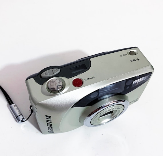 Vintage Fuji Fujifilm Zoom Date 60 Film Camera 38-80mm Zoom Lens