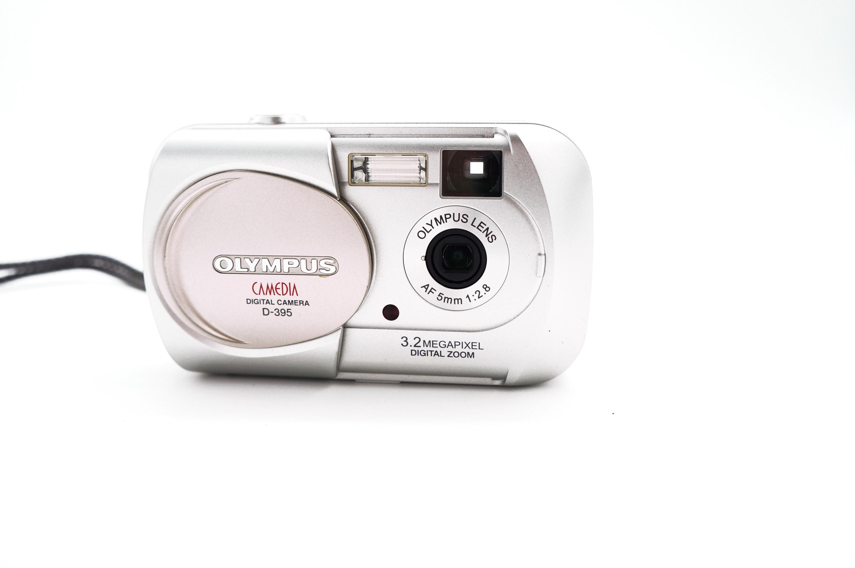 Vintage Olympus Camedia D-395 2MP Digital Camera Zoom AF Point