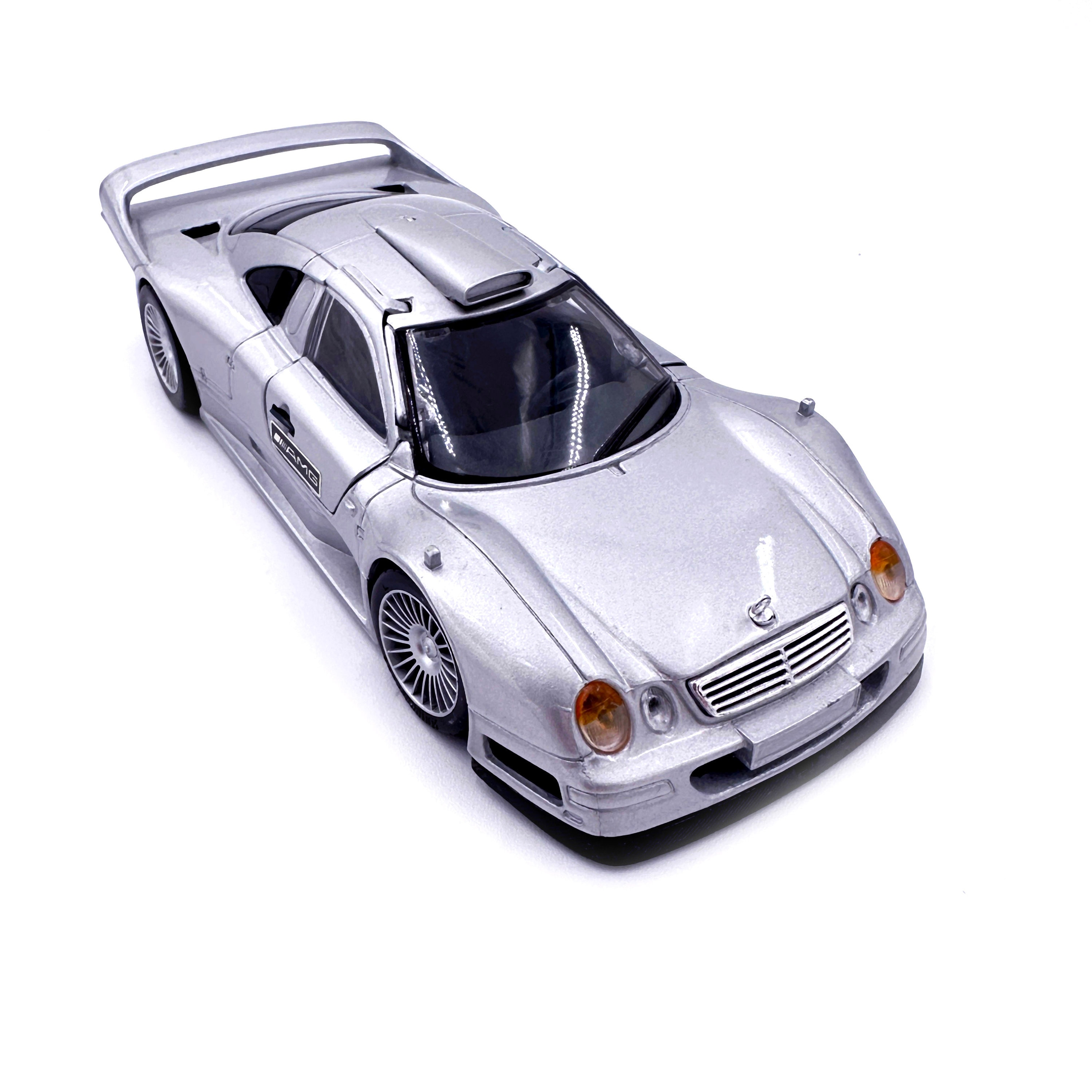 Vintage Mercedes Benz 1999 CLK-GTR Street Version Maisto 1:26 1/26