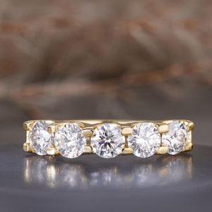 Classic Five-Stone Round Cut Moissanite Wedding Band In 14K Solid Gold Shared Prong Ring, Birthday present for wife, Anniversary Gifts Band