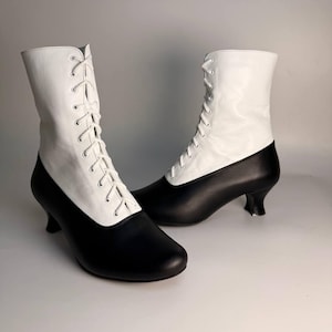 Botas de cuero hechas a mano para mujer, botas negras y blancas con cordones, zapatos de baile personalizados con tacón de 2 pulgadas.