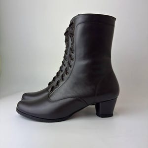 Botas de cuero negro para mujer, hechas a mano, botas victorianas con cordones, zapatos de cuero para mujer, calzado a medida, botas cómodas hechas a mano.