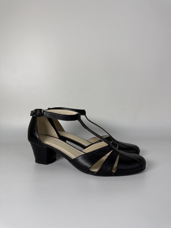 Black Leather T-Strap Sandals for Women, Handmade Closed Toe Shoes, Comfortable 4 cm Low Heel Summer Dress Shoes