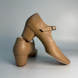 Woman split sole professional dance shoes with 4 cm heel