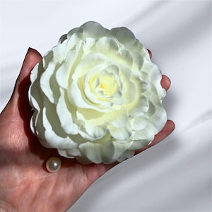 Ivory Rose Brosche für die Braut - Hochzeit Blumen Pin - Elegante Anstecknadel - Handgemachtes Braut Accessoire - Romantisches Geschenk für Sie