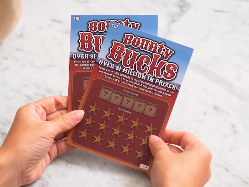 Pregnancy Announcement Scratch Off Cards - Surprise Baby Reveal Gift - 6 Pack Uncle - 2 PCS