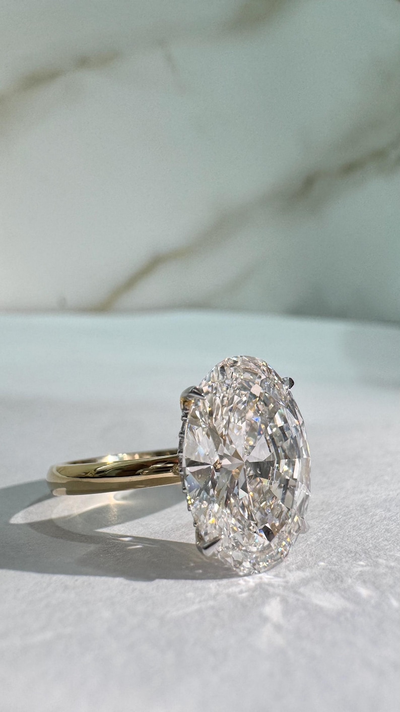 Oval Engagement Ring