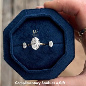 Oval Engagement Ring