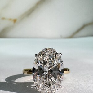 Oval Engagement Ring