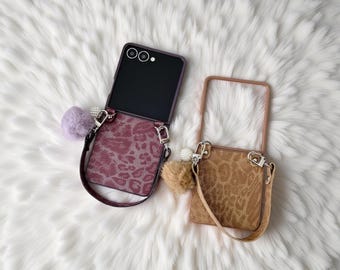 Samsung Galaxy Z-flipcase met luipaardprint: band en bontbedel