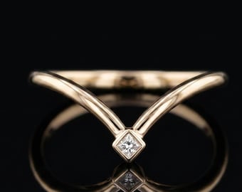 Princess Cut Moissanite Diamond Curved Band, Solid Gold V Shape Wedding Band, Solitaire Diamond Proposal Band, Chevron Band, Gifts for Her