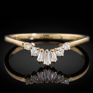 Baguette & Round Cut Moissanite Tiara Wedding Band, Matching Curved Band, Stackable Band for Engagement Ring, Bridal Set, Wedding Gift Ring