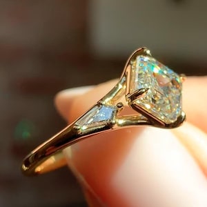 3CT Drei Stein Asscher Cut Moissanite Ehering 14K Solid Gold Verlobungsring Ring Kite Cut Moissanite ring Jubiläumsring für sie