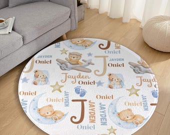 名入れ可能なテディベアの子供用ラグ、カスタムネーム入り子供部屋用ラグ、かわいい飛行機ベアのプレイマット、ニュートラルなベビー部屋の装飾、月と星のカーペット、ベビー
