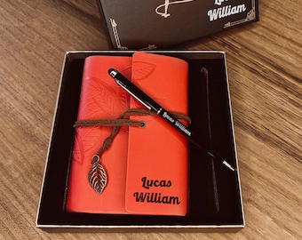 Gepersonaliseerde cadeauset met notitieboek en pennen van veganistisch leer - gegraveerd relatiegeschenk