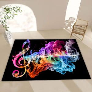Alfombra colorida con notas musicales, efecto humo y clave de sol, ideal como regalo para amantes de la música, decoración para habitación de adolescentes, fondo negro, con temática musical.