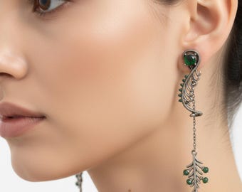 Pendientes colgantes verde esmeralda, colgantes de pavo real de plata oxidada con borlas largas, regalo de cumpleaños único para ella, joyería llamativa de estilo bohemio.