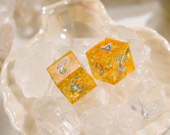 Golden Iridescent Resin Mahjong Dice Set of 2, Silver Number D6 Dice Pair, Sparkly Mahjong Accessories, Mahjong Lover Gift