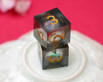 Smoky Iridescent Resin Mahjong Dice Set of 2, Gold Number D6 Dice Pair, Holographic Mahjong Accessories, Mahjong Lover Gift,Unique Gift